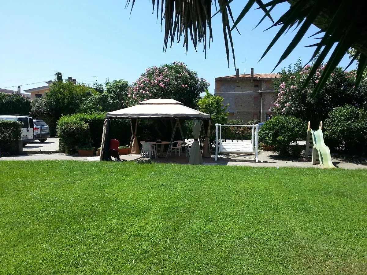 Garden Basement - Seminterrato Max 4 Ospiti - Fiumicino Vicino Aeroporto E Fiera Apartment
