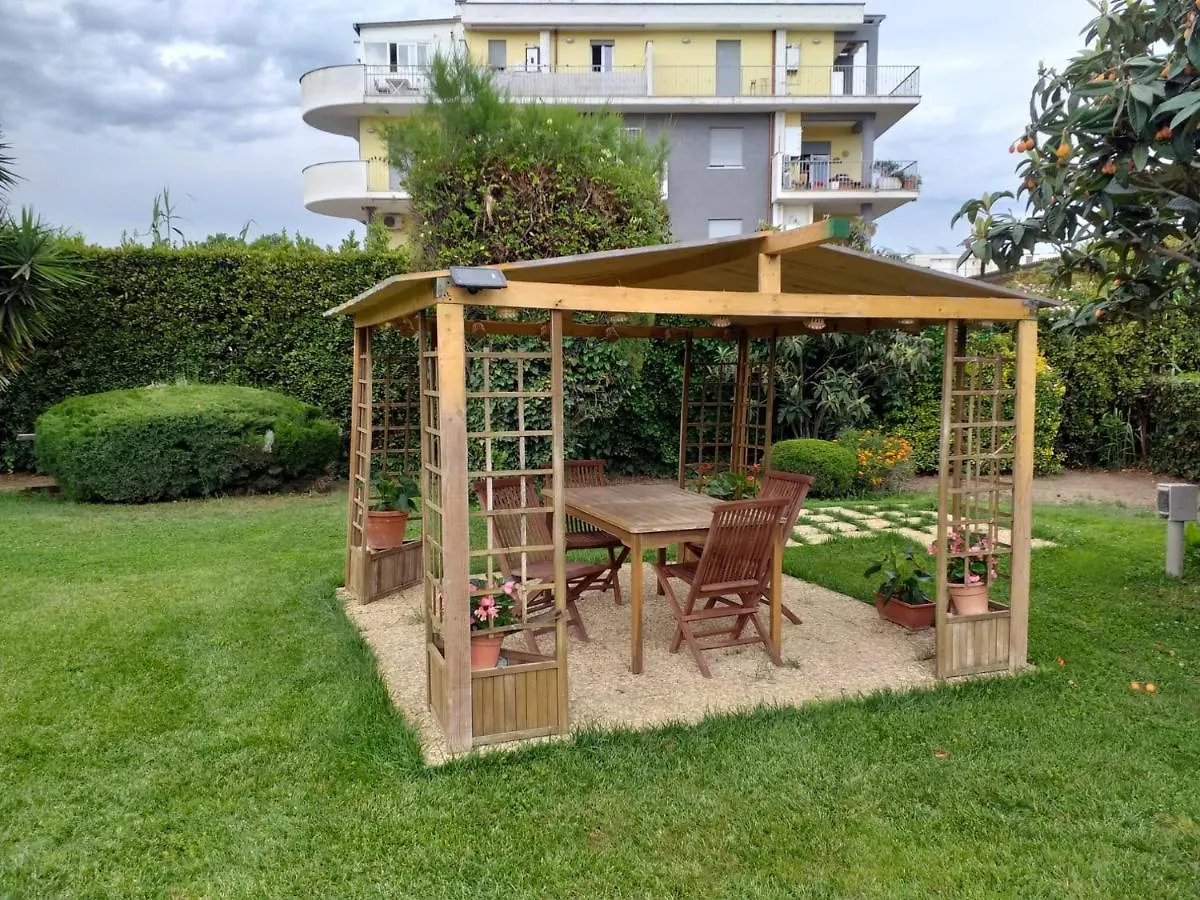 Garden Basement - Seminterrato Max 4 Ospiti - Fiumicino Vicino Aeroporto E Fiera Apartment