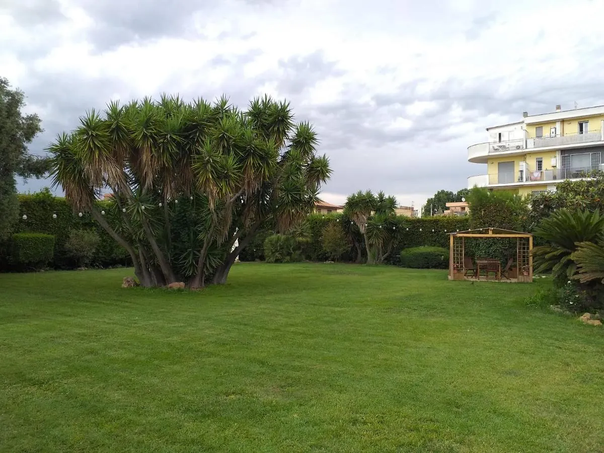 Garden Basement - Seminterrato Max 4 Ospiti - Fiumicino Vicino Aeroporto E Fiera Apartment