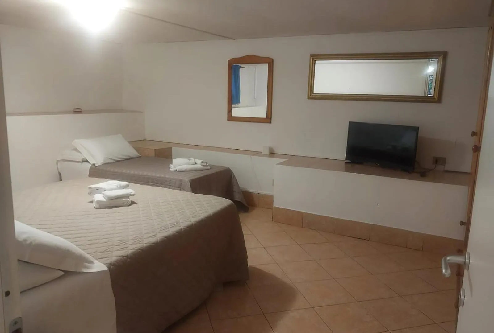 Garden Basement - Seminterrato Max 4 Ospiti - Fiumicino Vicino Aeroporto E Fiera Apartment Italy